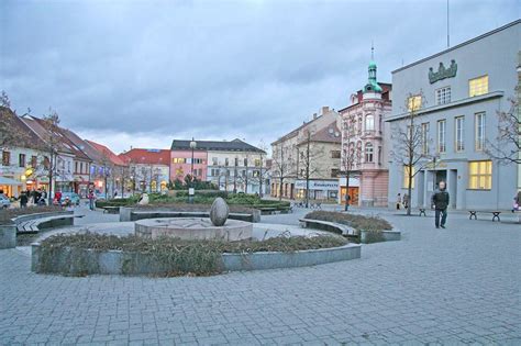 obchodní dům hvězda benešov|Vyhořelý obchodní dům Hvězda nechal majitel ...